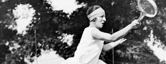 TẠI SAO MÀU TRẮNG THỐNG TRỊ THỜI TRANG TENNIS XƯA